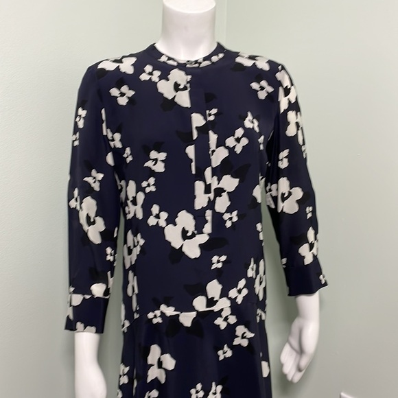 Theory Carstan Autumn Floral Printed Dress size 4 - Picture 3 of 6